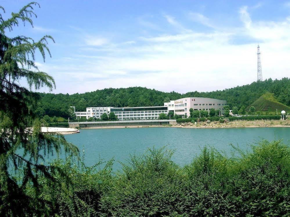 Dolton Resort Tongshenghu Чанша Экстерьер фото