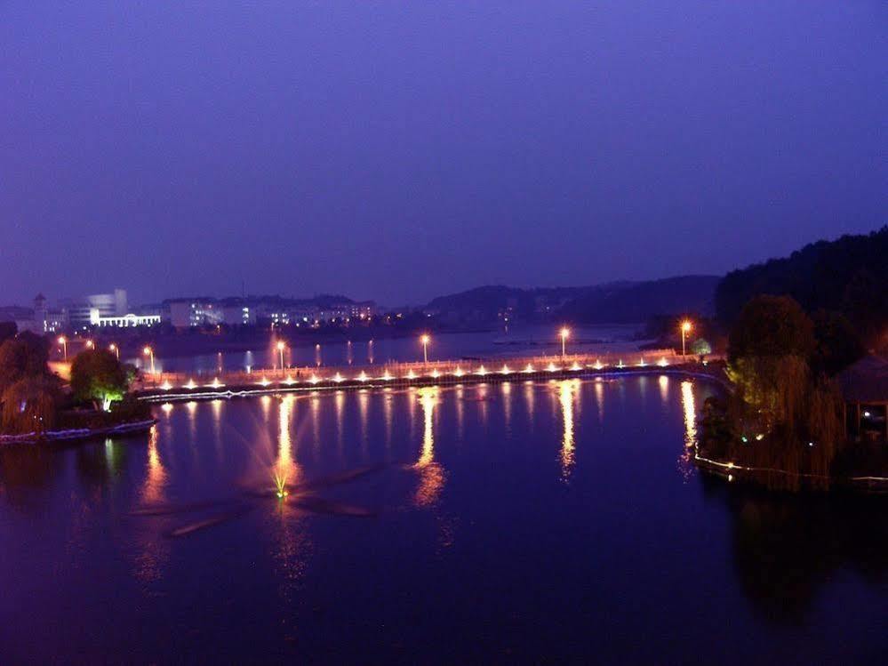 Dolton Resort Tongshenghu Чанша Экстерьер фото