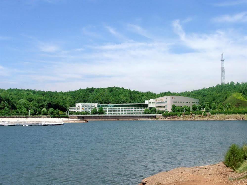 Dolton Resort Tongshenghu Чанша Экстерьер фото